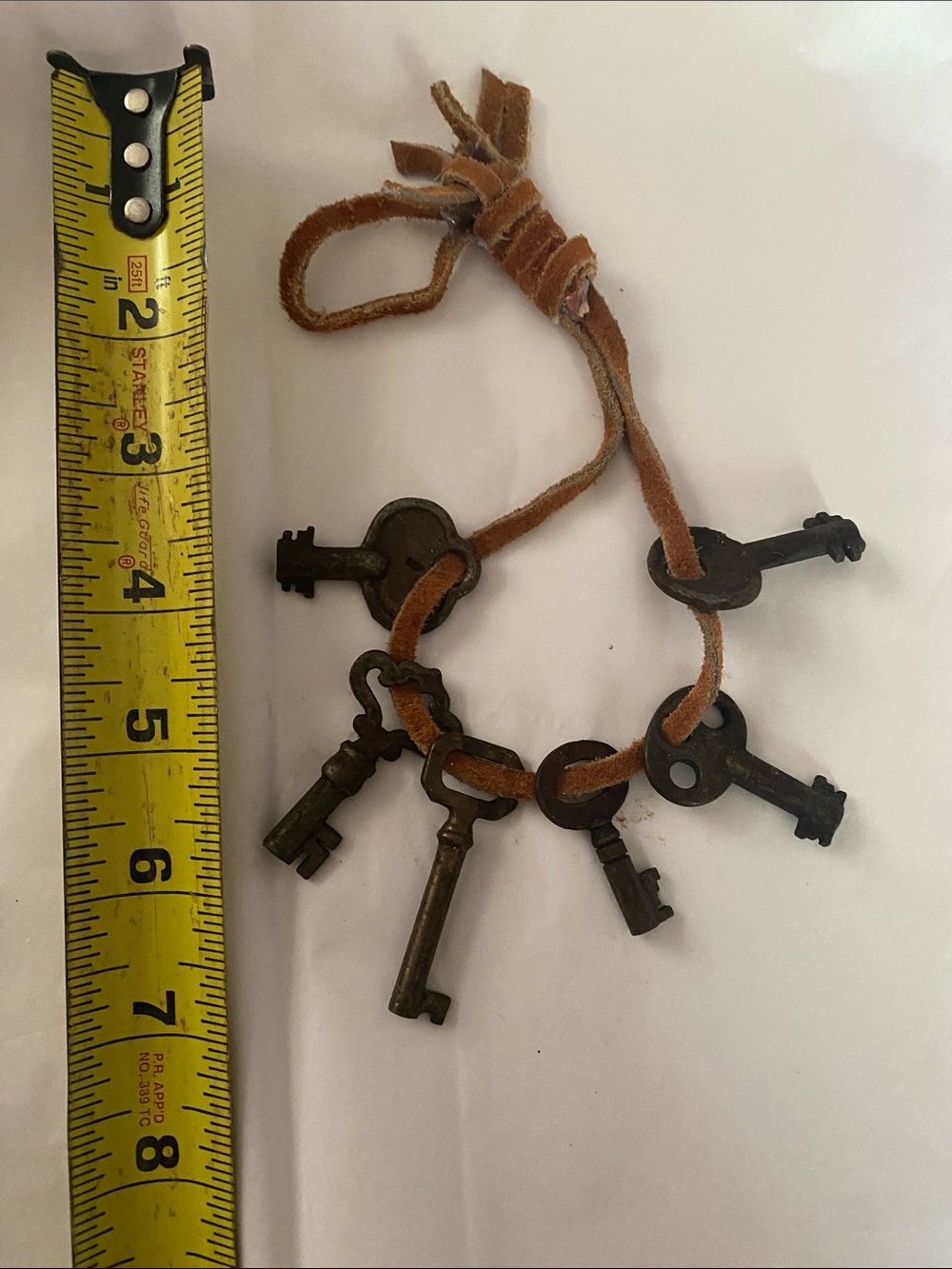 Vintage Skeleton Keys on Suede Cord - Brown - Picture 5 of 6